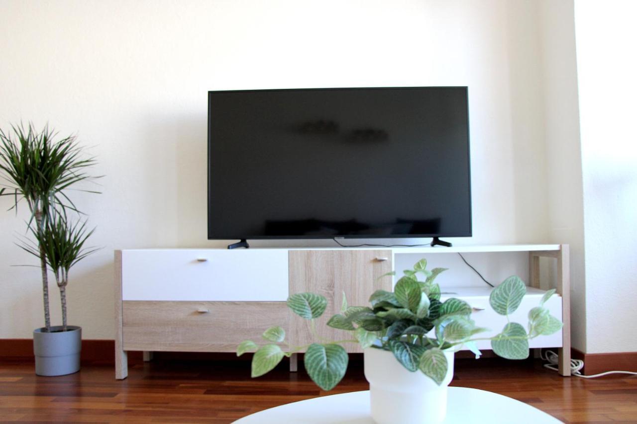 Cozy Apartment With Free Parking & Close To Lake Lugano Zewnętrze zdjęcie