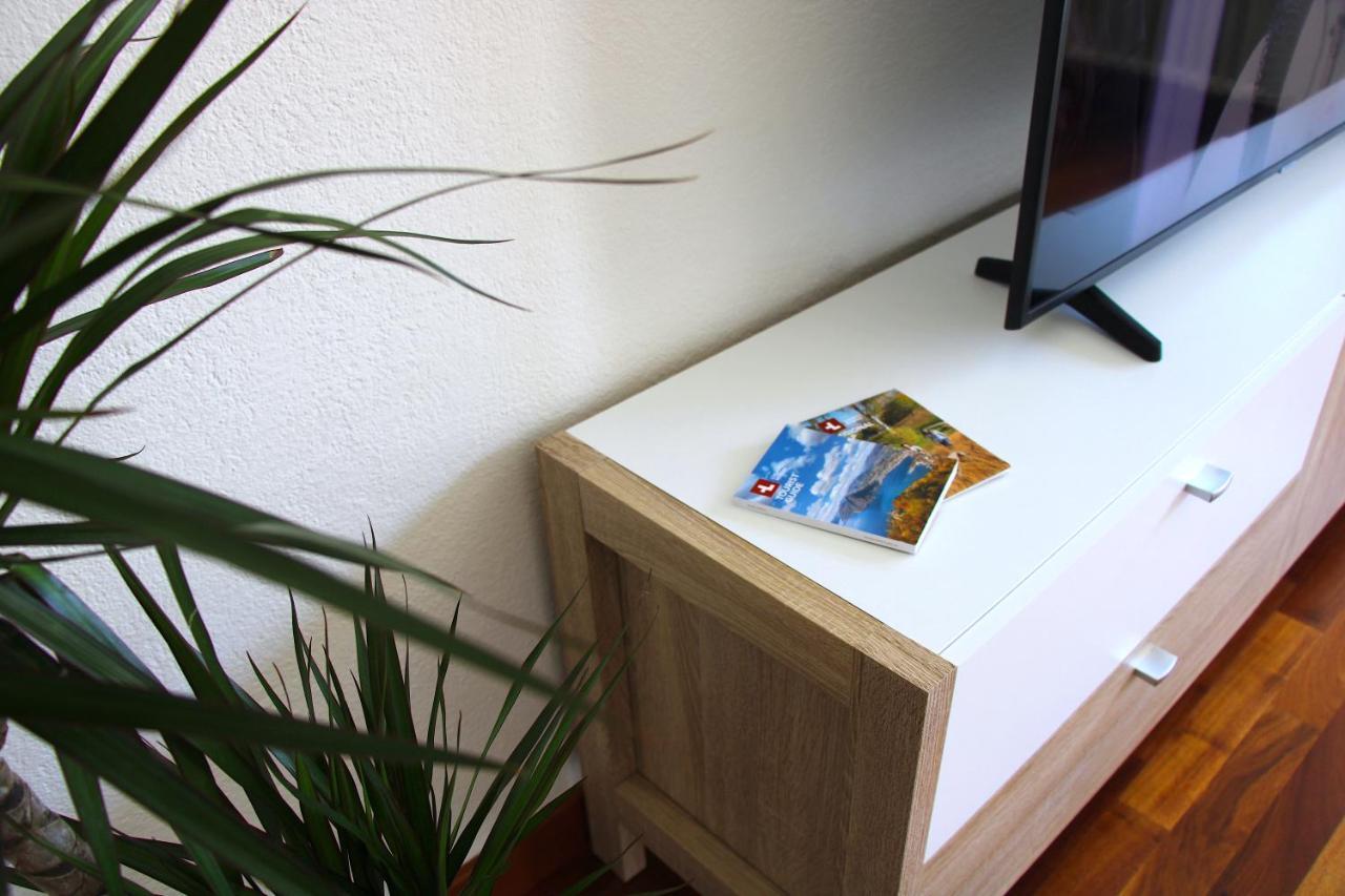 Cozy Apartment With Free Parking & Close To Lake Lugano Zewnętrze zdjęcie